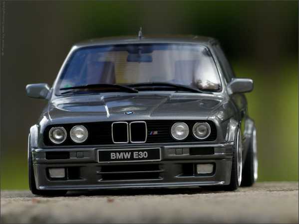 1:18 BMW E30 Touring M-Pack Schnitzer Optik - Grau Edition = OVP